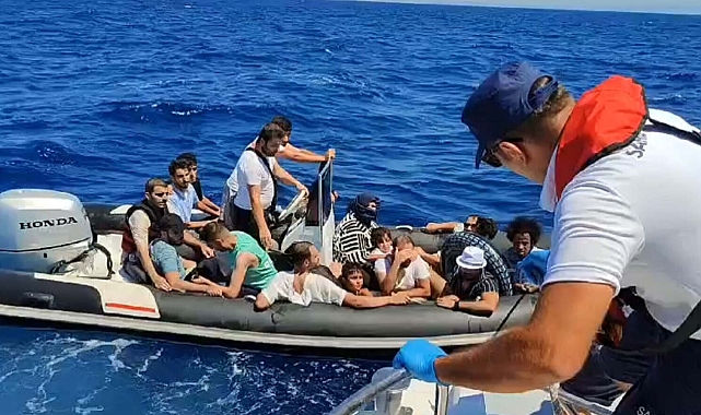 Bodrum'da 17 kaçak göçmen ile 2 göçmen kaçakçısı yakalandı