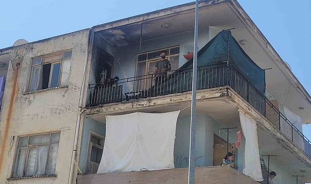 Evin balkonunda çıkan yangın ucuz atlatıldı