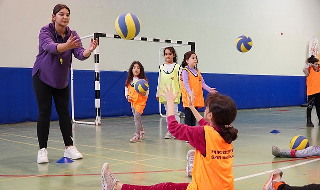 Finikelilerden belediye kurslarına büyük ilgi