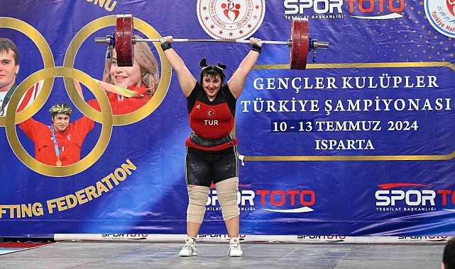 Gençler Kulüpler Türkiye Halter Şampiyonası'nda Fatmagül Çevik Türkiye rekoru kırdı