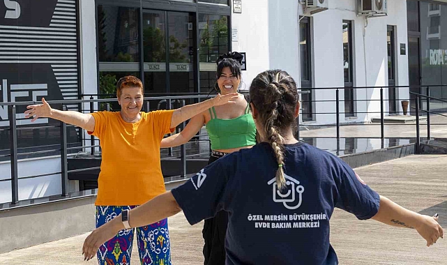 Gülümse Alzheimer Yaşam Merkezi'nde hastalar hayata daha sıkı tutunuyor
