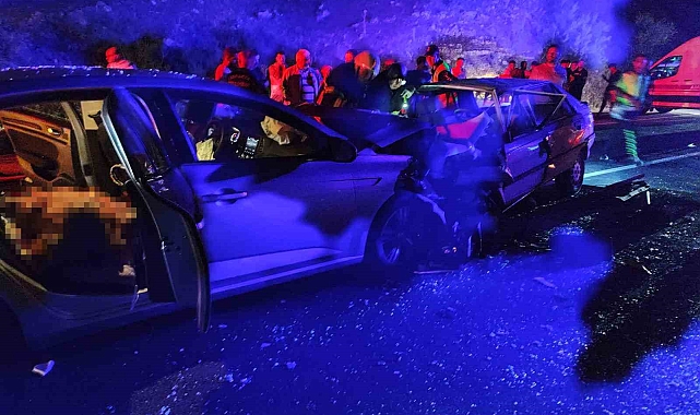 Isparta'da Trafik Kazası: 2'si Çocuk 3 Kişi Hayatını Kaybetti, 10 Yaralı