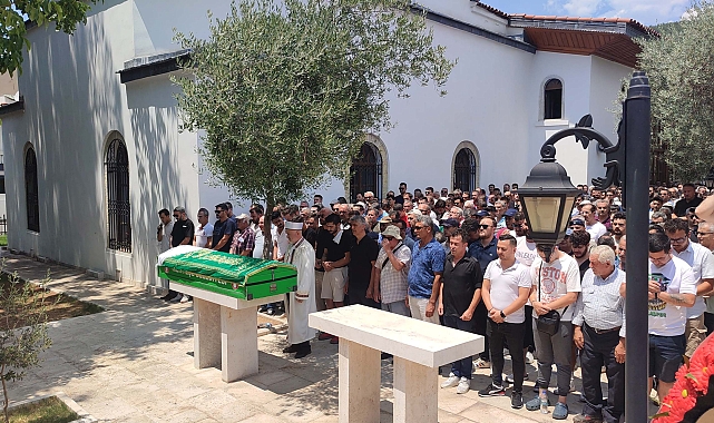 Kazadan sonra dünyaya getirdiği bebeğini kucağına alamadan ölen Pınar, toprağa verildi