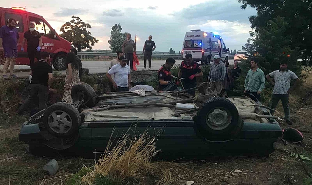 Kontrolden çıkan otomobil şarampole devrildi: 3 yaralı