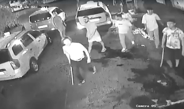 'Korsan taksici' olduğu iddiasıyla darbedildi; 5 kişiyle durağı bastı