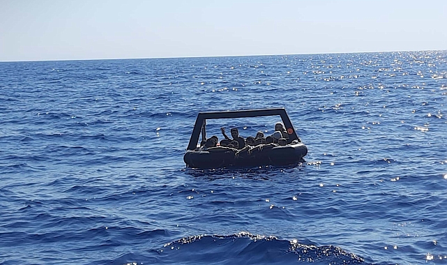 Marmaris'te 28 kaçak göçmen kurtarıldı
