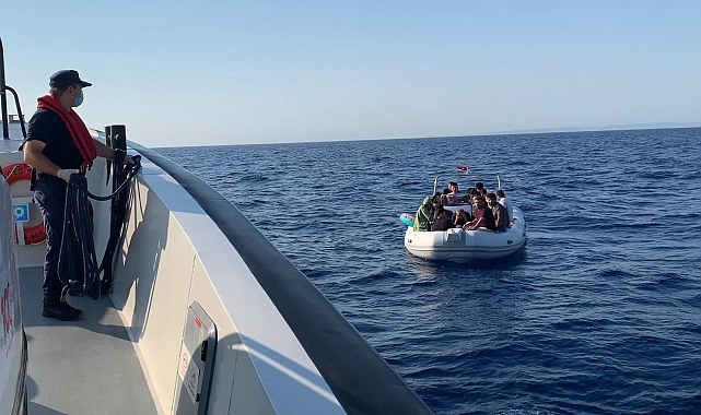 Marmaris'te Can Salları ve Lastik Botlardaki 74 Göçmen Kurtarıldı, 20 Göçmen Yakalandı