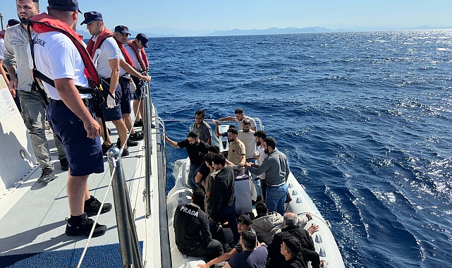 Marmaris'te sürüklenen bottaki 23 kaçak göçmen kurtarıldı