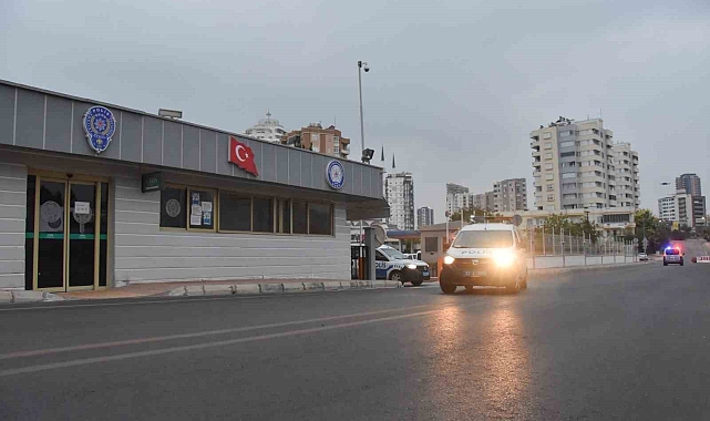 Mersin'de müstehcen yayın operasyonu: 5 tutuklama