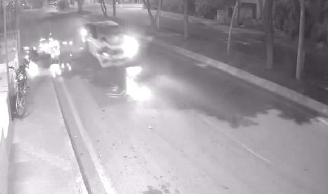 Mersin'de otomobil motosiklete çarptı, sürücü takla atarak metrelerce sürüklendi