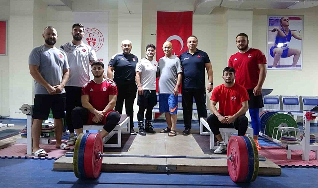 Milli halterci Paris Olimpiyatları'na Isparta'da hazırlanıyor