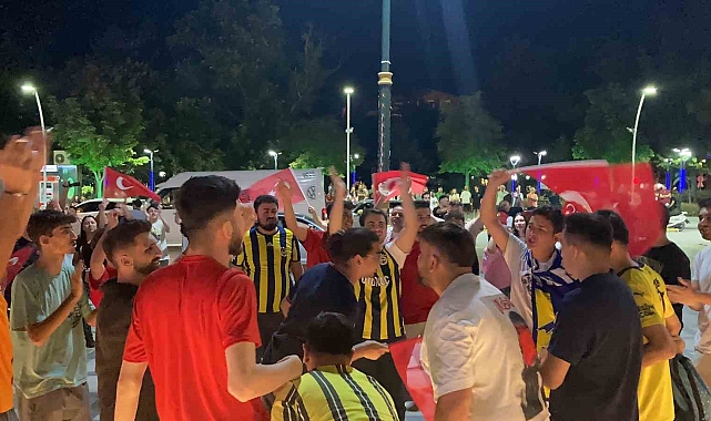 Millilerin Avusturya zaferi Burdur'da coşku ile kutlandı