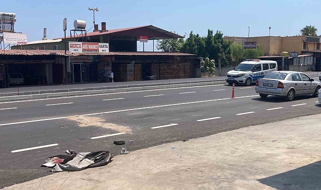 Motosiklet kamyonete çarptı, fırlayan yolcuyu başka araç ezdi: 2 yaralı