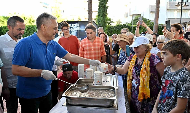 Muratpaşa Belediye Başkanı Ümit Uysal: 'Hep beraber olmalıyız'