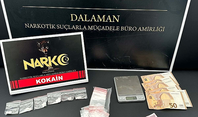 Otomobil farına gizlenen kokainle yakalanan amca-yeğen tutuklandı
