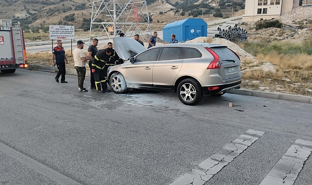 Otomobilin motoru yandı