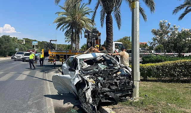 Otomobille kamyonet çarpıştı: 1 ölü, 5 yaralı