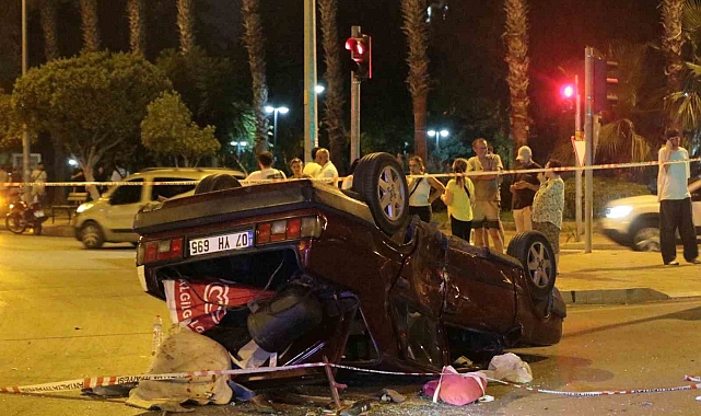 Otomobiller kavşakta çarpıştı, takla atan araçtaki 2 kişi yaralandı