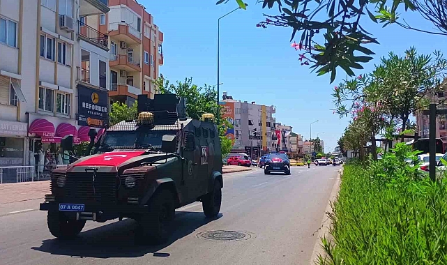 Polis, Jandarma ve Sahil Güvenlik'ten 15 Temmuz korteji