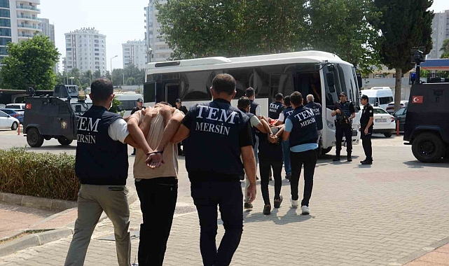 Sahilde terör halayı çeken 10 şüpheli tutuklandı