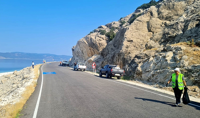 Salda Gölü'nde kuruma ve çöp alarmı
