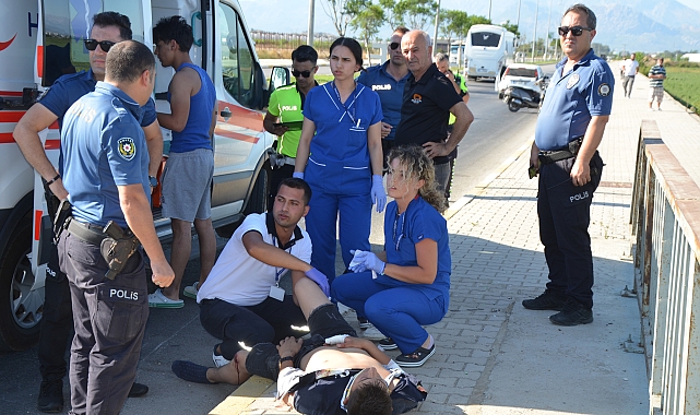 Serik'te motosiklet devrildi: 2 yaralı