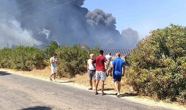 Silifke'de liman şantiyesinde çıkan yangın söndürüldü