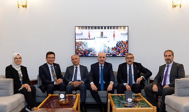 TBMM Başkanı Kurtulmuş Mecliste milletvekilleriyle sohbet etti