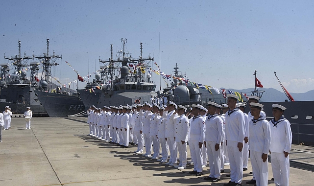 TCG Kuşadası ve TCG Kumkale, Katar'da görev yapacak