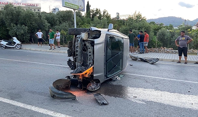 Tel çite çarparak takla atan aracın sürücüsü yaralandı