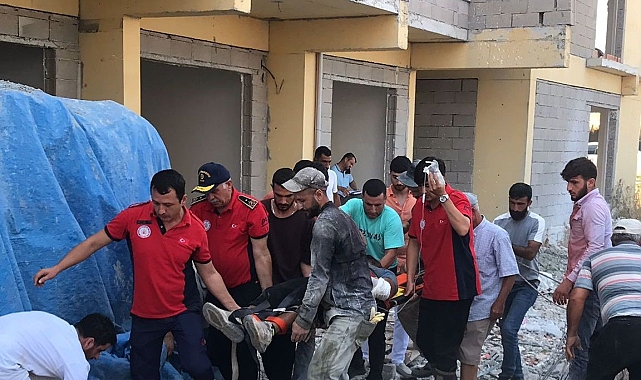 Temel kuyusunu düşen inşaat işçisinin kasığına demir saplandı
