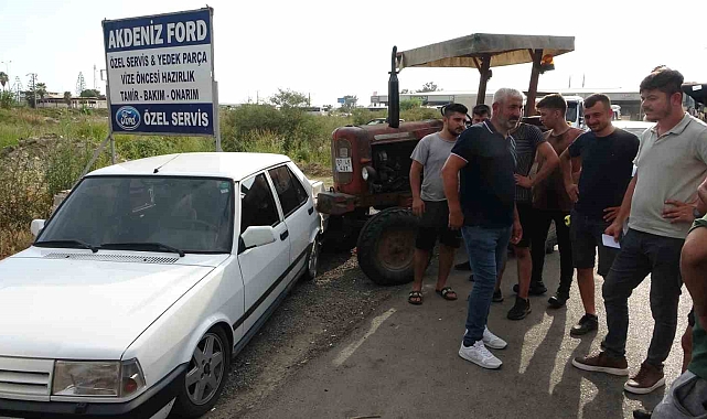 Test sürüşünde freni boşalan traktör park halindeki araçlara çarparak durabildi