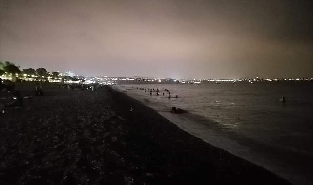 Yağmurlu havada deniz keyfi