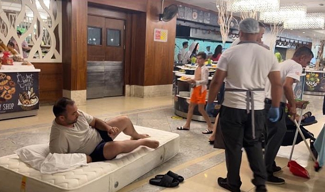 Yatağını restorana seren müşterinin kaldığı otelden açıklama: "Teknik aksama nedeniyle klimalar çalışmadı"