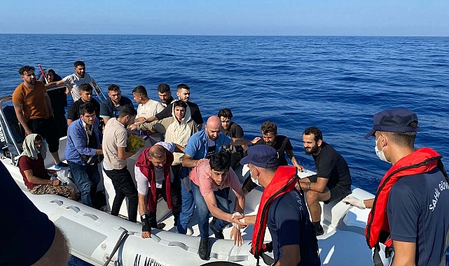 Yunan unsurlarının geri ittiği 25 kaçak göçmen kurtarıldı