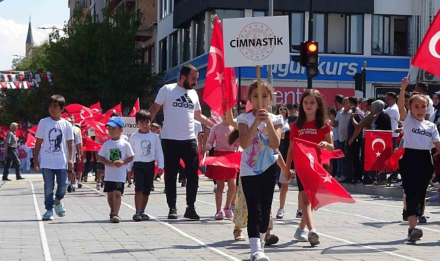 30 Ağustos Zafer Bayramı'nın 102'inci yılı Burdur'da coşku ile kutlandı