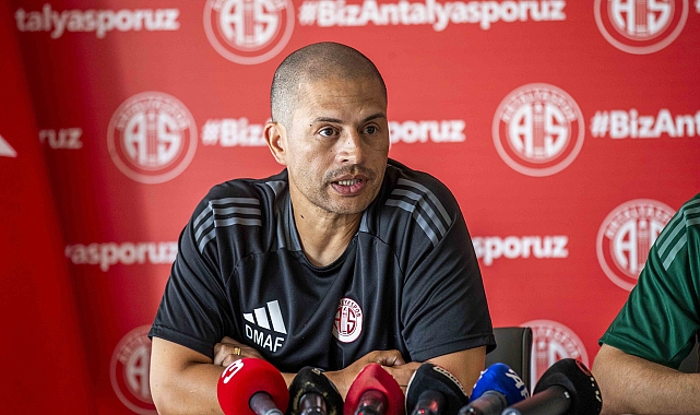 Alex de Souza: Okan Buruk'un eksiği olmayan bir takımı var, Jose Mourinho'yu herkes biliyor