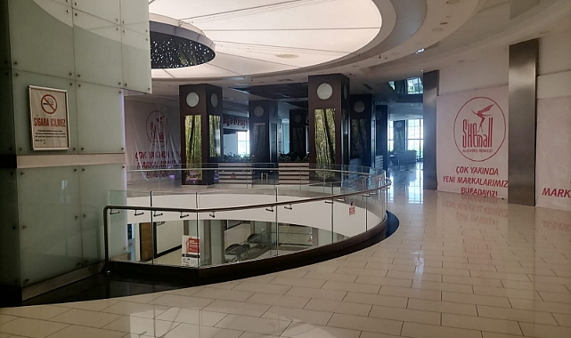 Antalya’da Bu Alışveriş Merkezi Şimdilerde Boş Kaldı