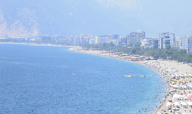 Antalya Güne Aşırı Nemle Başladı 