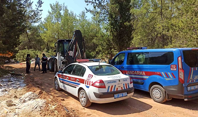 Antalya'da orman yangınına neden olacak atık ve çöpler temizlendi