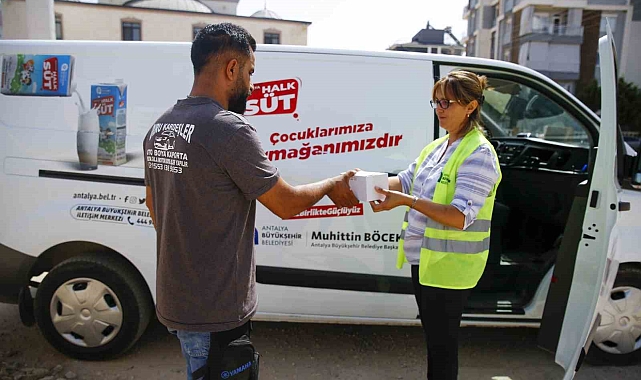 Antalyalı ailelere halk süt ve halk mama desteği