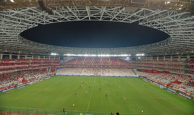 Antalyaspor Tribünleri Dolduramıyor