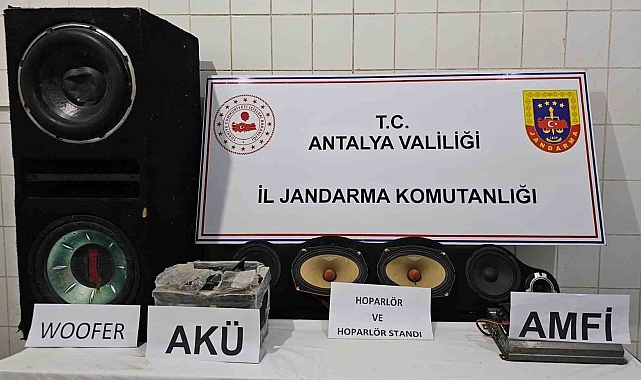 Araçtan ses sistemini çalan 4 şüpheli tutuklandı