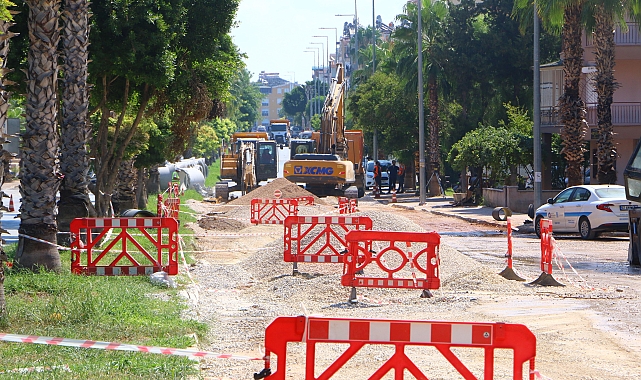 ASAT yağmur suyu drenaj hattı çalışmaları Kepez'de devam ediyor