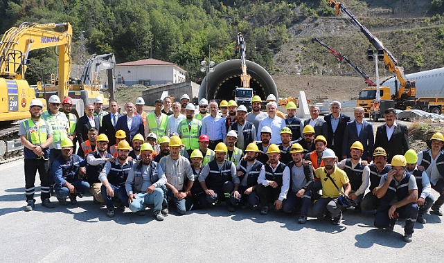 Bakan Uraloğlu: Bolu Dağı Tüneli'nin 67 metrelik çelik yapı imalatında 27 metre ilerleme sağladık