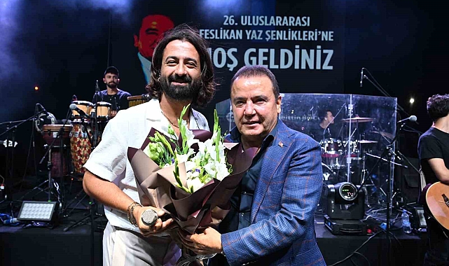 Başkan Böcek: "Hiçbir kurum kuruluşa borcumuz yok"