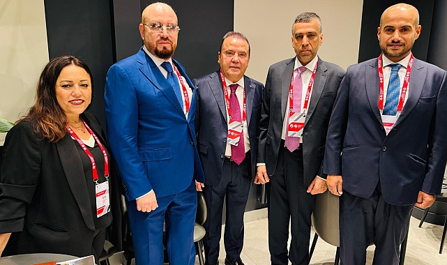 Başkan Böcek, Moskova Ulaşım Zirvesi'nde Antalya'yı anlattı