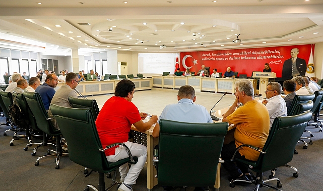 Başkan Özçelik: "Yapılmaması gereken büyüklükte bir bütçe yapılmış"
