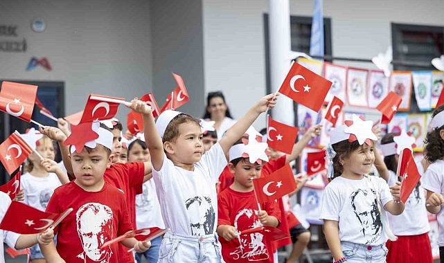 Başkan Seçer: "Bağımsızlık mücadelesinin zaferle taçlandığı gündür bugün"