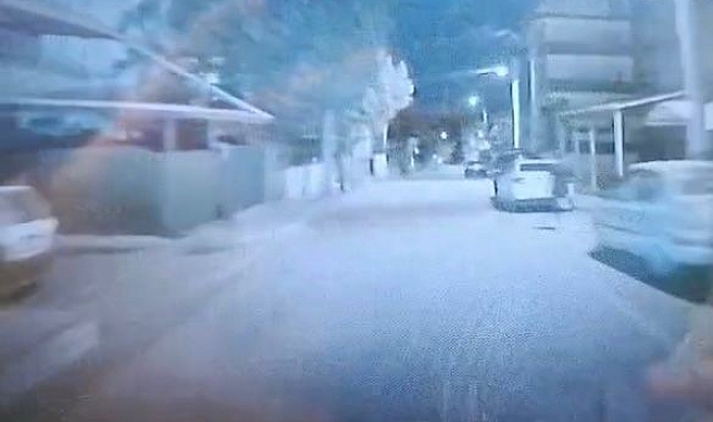 Bekçilerden kaçan şüpheliyi taksici yakaladı